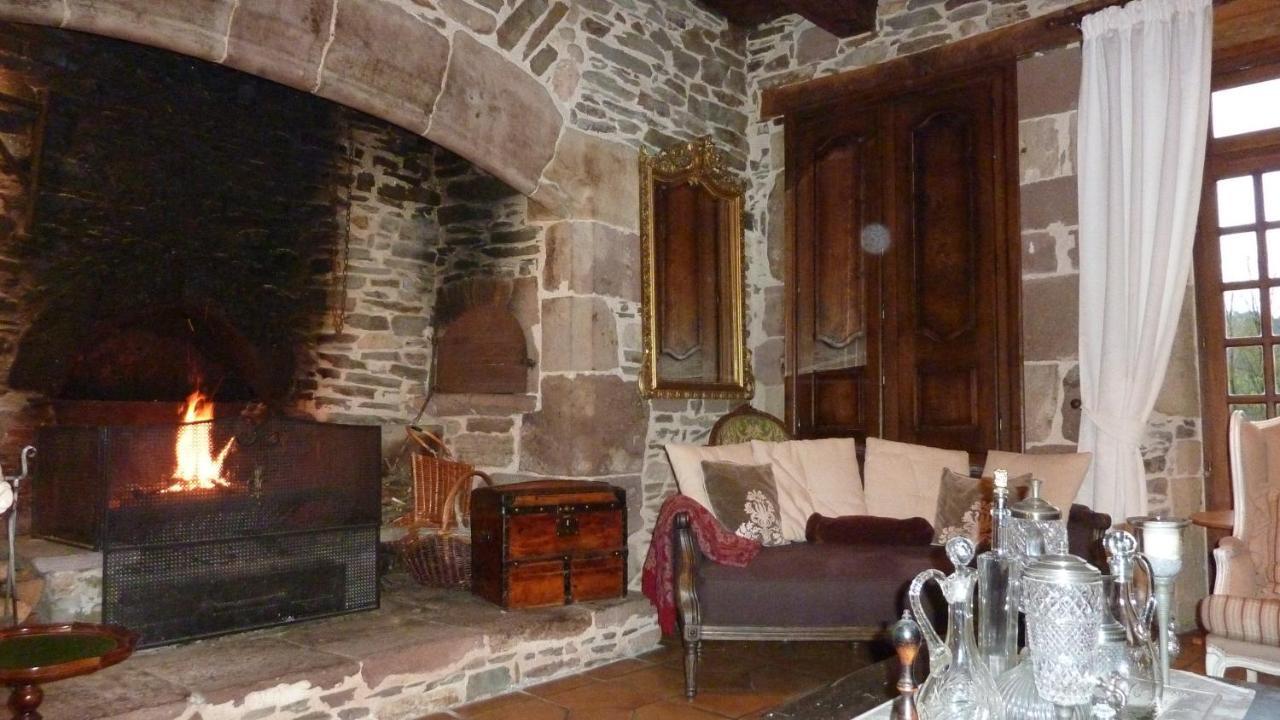 אסטנג B&B Manoir De La Fabregues מראה חיצוני תמונה