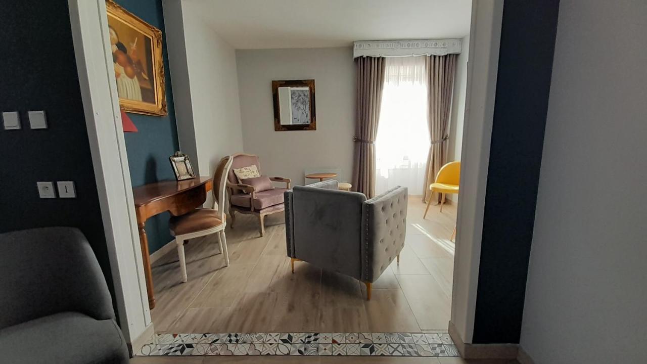 אסטנג B&B Manoir De La Fabregues מראה חיצוני תמונה