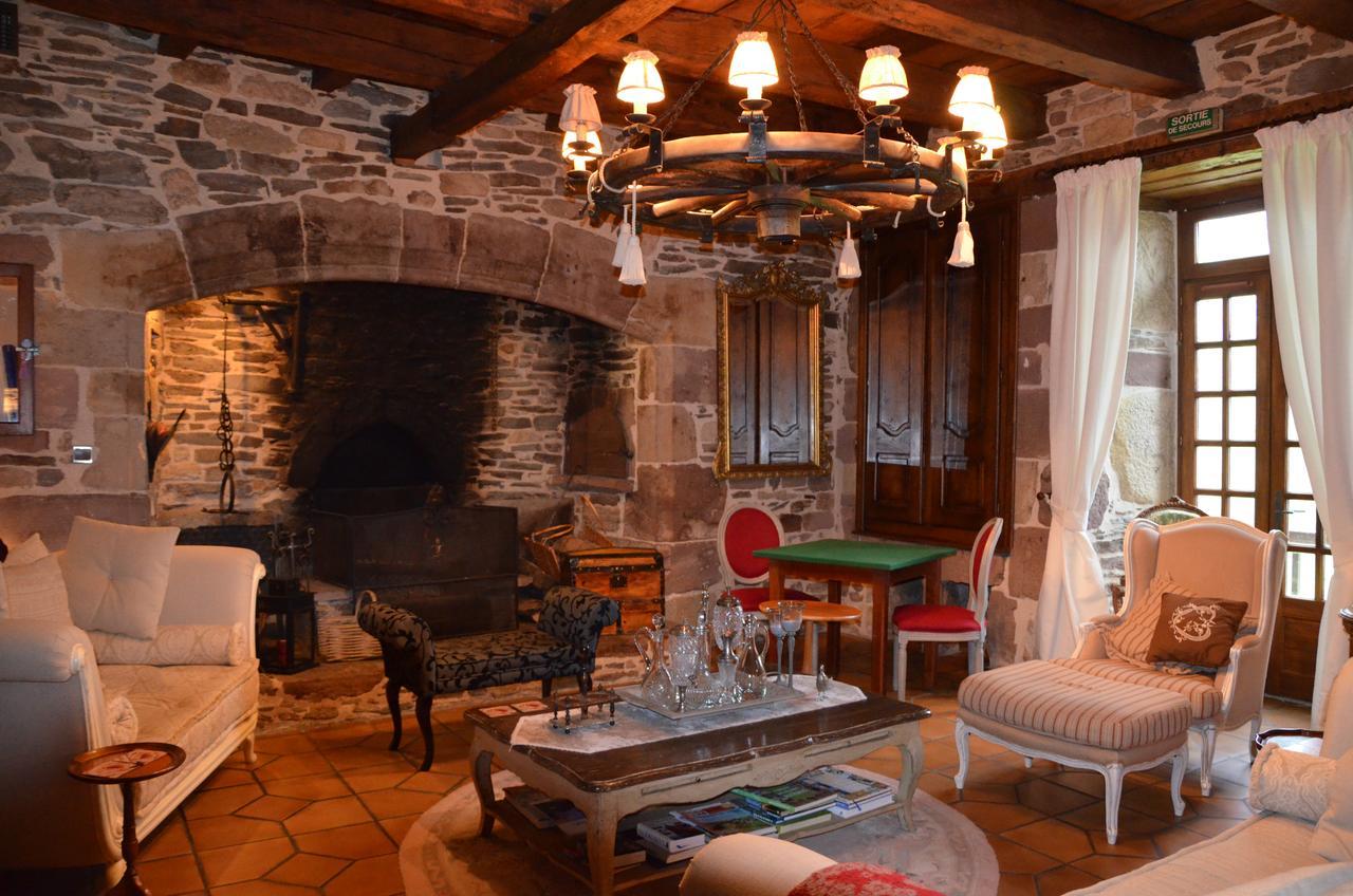 אסטנג B&B Manoir De La Fabregues מראה חיצוני תמונה