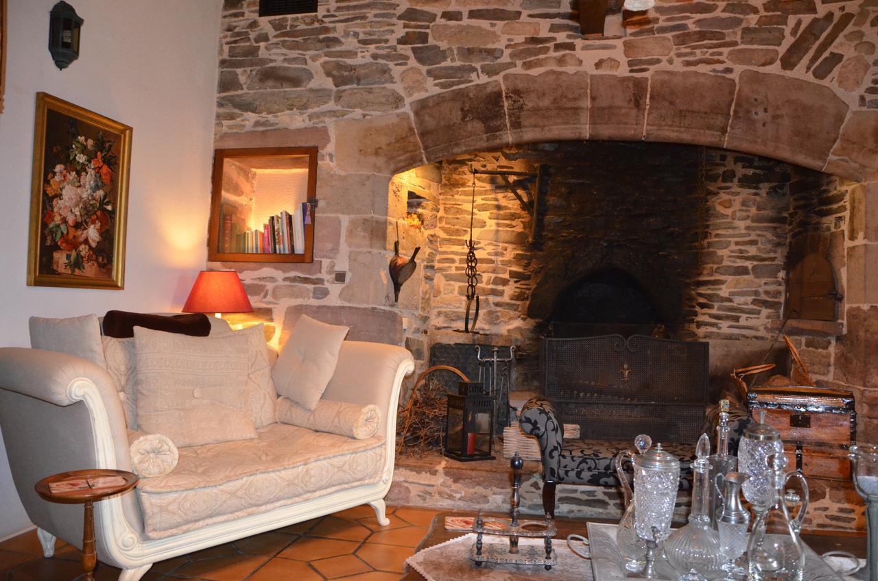 אסטנג B&B Manoir De La Fabregues מראה חיצוני תמונה